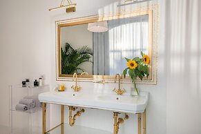 Luxury Suite with Terrace