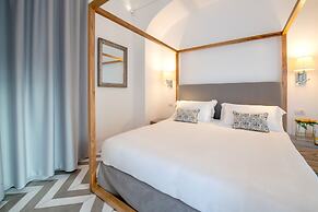 Luxury Suite with Terrace