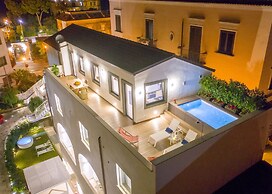 Luxury Apartment with Penthouse and Pool