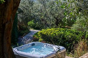 Captivating 5br Pool Villa Close Navarino Golf