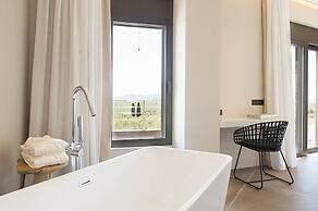 Captivating 5br Pool Villa Close Navarino Golf