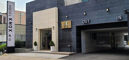 Knox Hotel