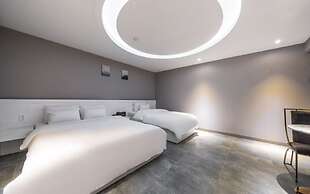 Knox Hotel