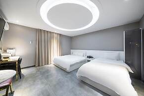 Knox Hotel