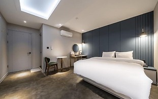 Knox Hotel