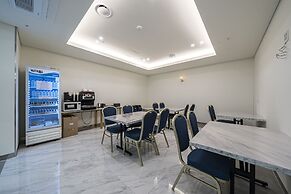 Knox Hotel