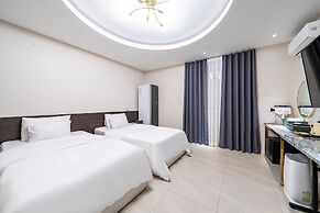 Knox Hotel