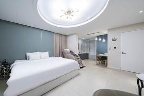 Knox Hotel