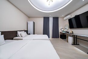 Knox Hotel