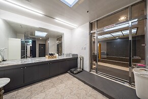 Knox Hotel