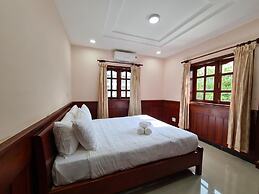 Con Dao Tan Son Nhat Hotel