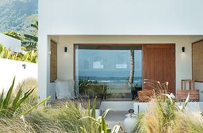 Amber Lombok Beach Resort