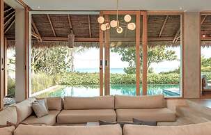 Amber Lombok Beach Resort