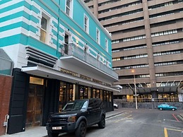 Urban Oasis ApartHotel