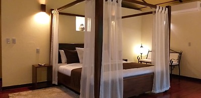 Tropical Suites & Villas