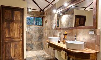 Tropical Suites & Villas