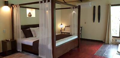 Tropical Suites & Villas