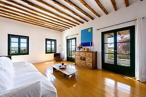 Traditional Villa 5 Mins on Foot From the Beach