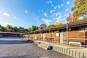 Dartmouth Motor Inn
