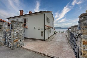 Pool Apartments Debeli Rtič