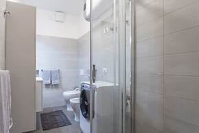 Udine Palazzo d'Aronco Modern Apartment