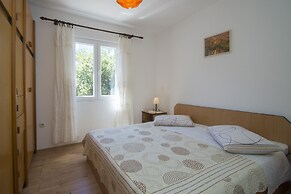 Seafront Apartment Dana