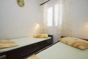 Seafront Apartment Dana