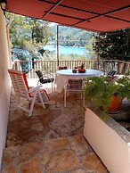 Seafront Apartment Dana