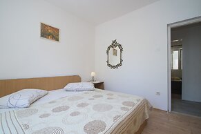 Seafront Apartment Dana