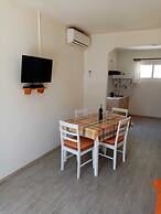 Seafront Apartment Dana