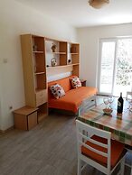 Seafront Apartment Dana