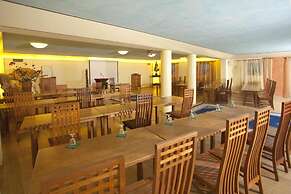 Hotel Henry