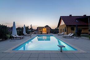 Pool Villa Prleski Raj
