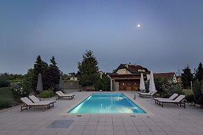 Pool Villa Prleski Raj