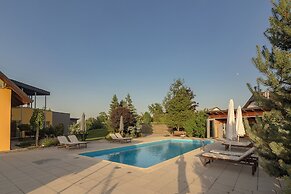 Pool Villa Prleski Raj