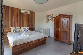 Pool Villa Prleski Raj