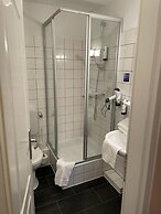 Airport Hotel One