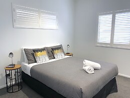 Galaxy Lake View 2 Bedrooms