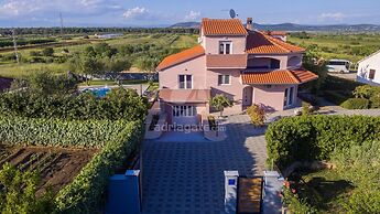 Villa Caper