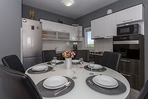 Villa Caper