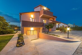 Villa Caper