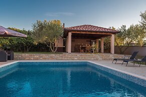 Villa Caper