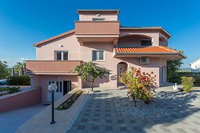 Villa Caper