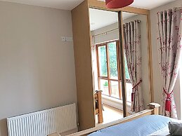 Immaculate 3-bed House With Private Secure Garden