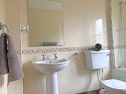 Immaculate 3-bed House With Private Secure Garden