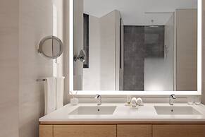 SLS Dubai Hotel & Residences