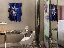 SLS Dubai Hotel & Residences