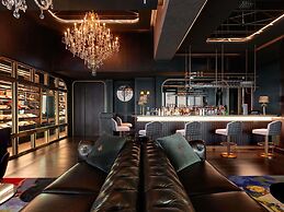 SLS Dubai Hotel & Residences