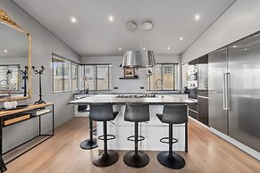 Luxurious Large Home, Perfect for Your Group