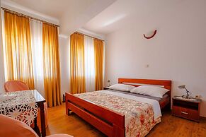 Apartments Mladenka